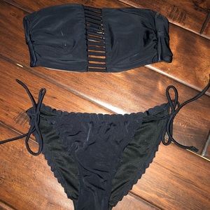 Black bikini set